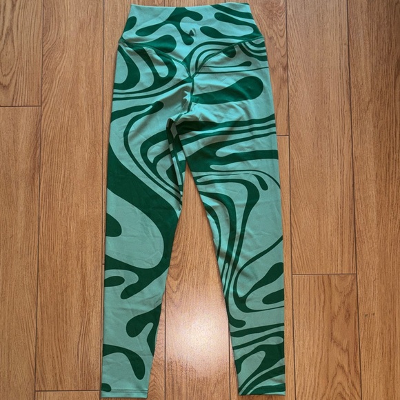 Abstract Green Patterned Women's Leggings - Picture 2 of 4